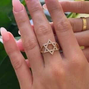 Elegant Gold Star of David Ring